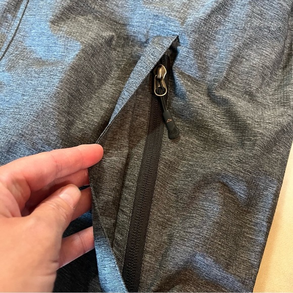 Mckinley Jacket. XL. Hood. - Picture 6 of 8